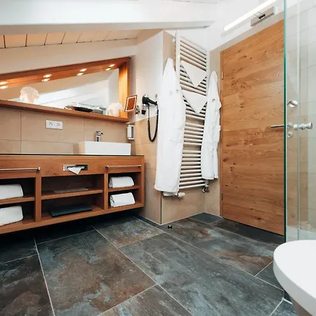 Parkhotel Burgmuehle 4*